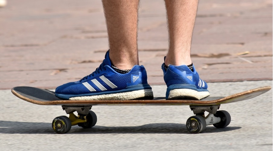 How To Turn On A Longboard? 4 Helpful Tips Shared By Skaters