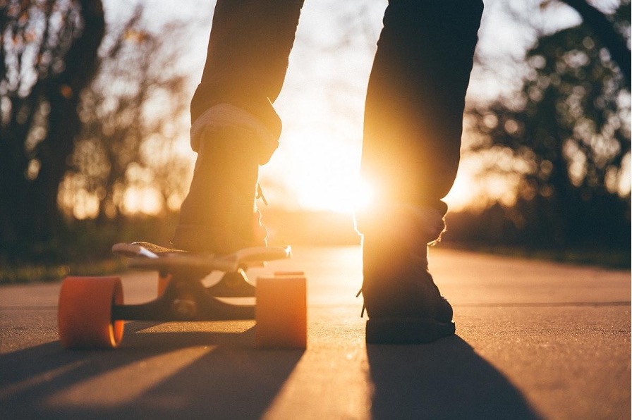 Differences between longboarding and snowboarding
